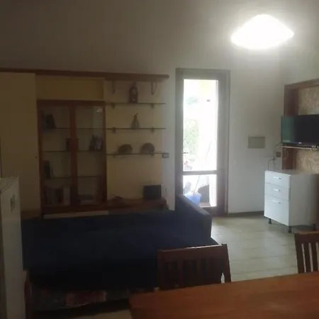 Garden Apartment *